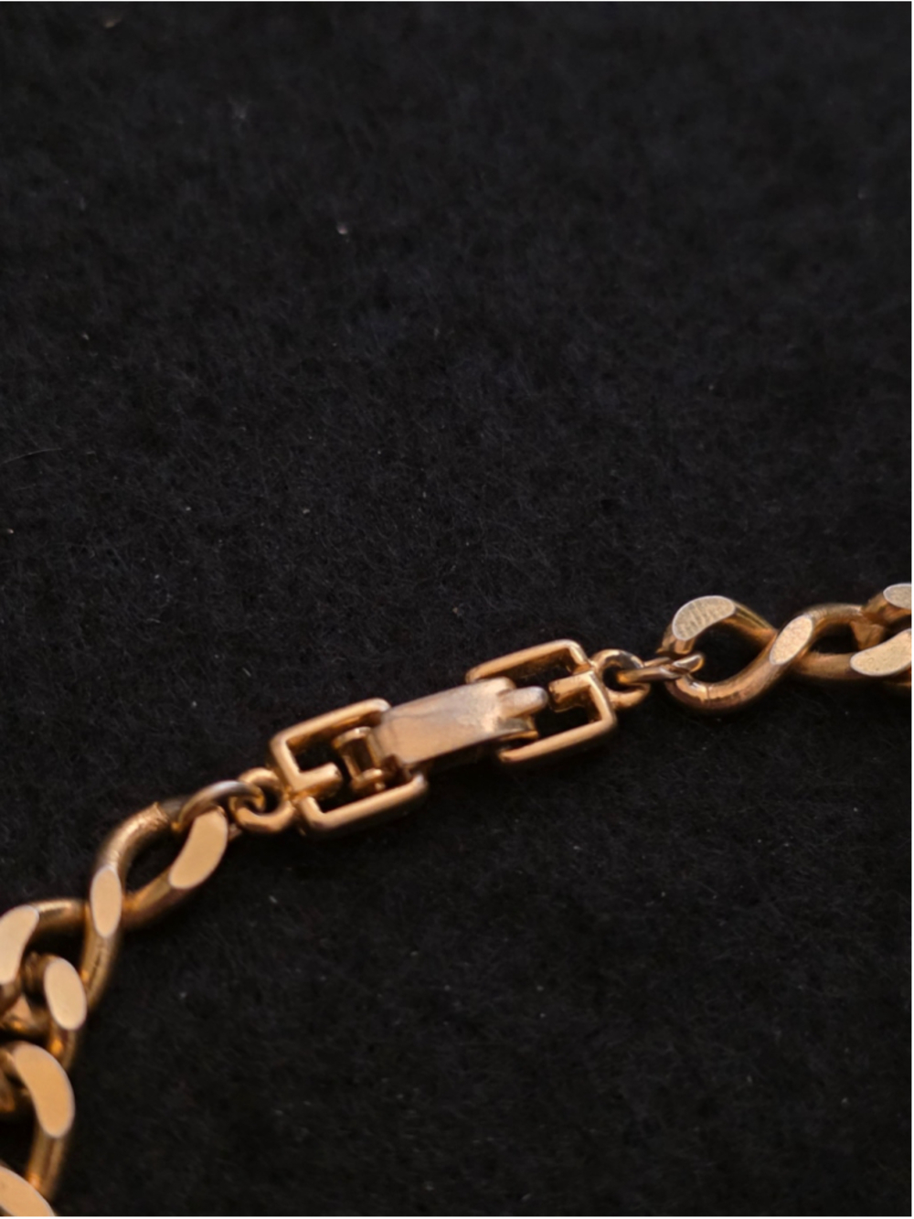 VTG 80s Givenchy Paris NY Gold-Tone Flat Curb Link Bracelet - Picture 2 of 4